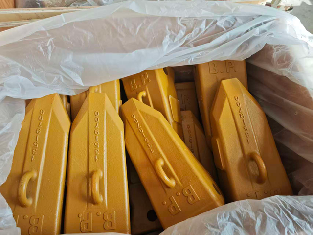 1359700 J700 Tooth-HEAVY DUTY ROCK PENTRATION for Caterpillar Mining Shovels | Heavy-Duty Rock Point