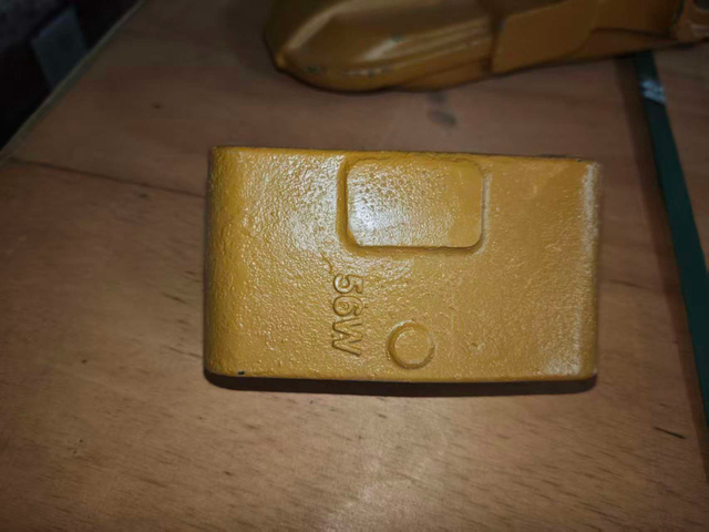 56W VOE 14736110 mining EX290C ECR305C Bucket Teeth Adapter Gap Wear cap