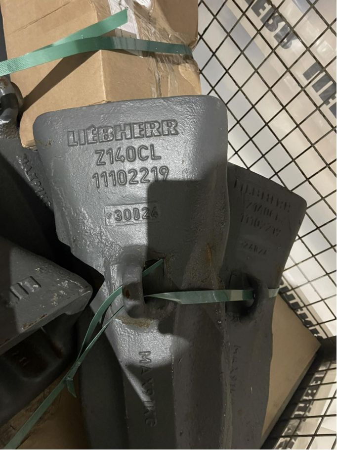 Liebherr R9350 R9400 Z140CL bucket teeth11102219