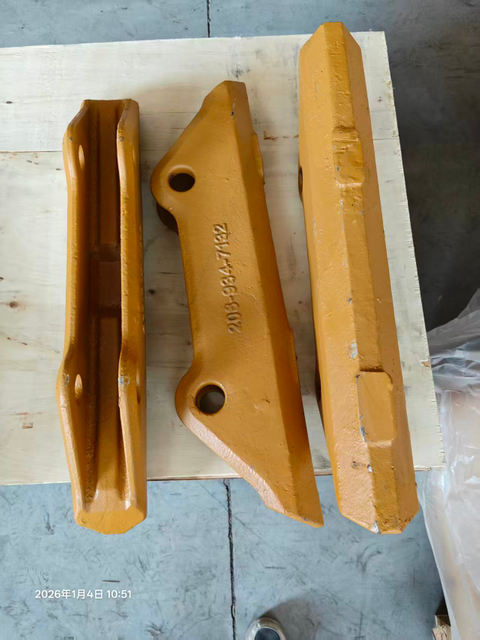 208-934-7132 Komatsu PC360 PC400 WA500 WA600 Bucket Wing Guard 40mm 