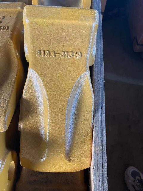 61QA-31310 Hyundai HX340 R330 HCE POINT-TOOTH ROCK 