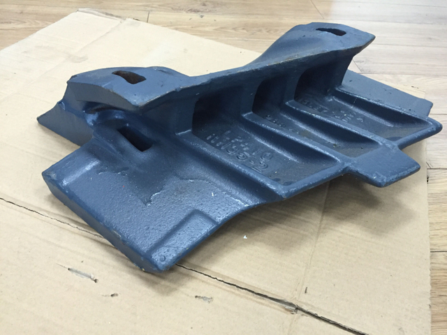 LP410RH353 LIP PROTECTOR RH mining Bucket Center Lip Shroud 