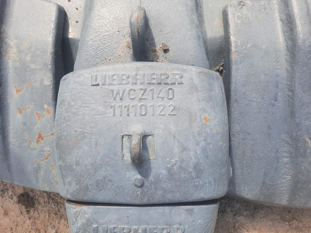 11110122 WCZ140 R9350 R9400 Bucket Teeth Adapter Wearing Cap 