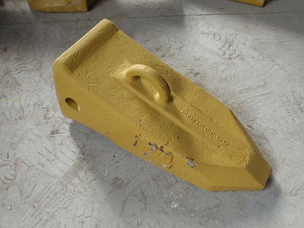 1359700 J700 Tooth-HEAVY DUTY ROCK PENTRATION for Caterpillar Mining Shovels | Heavy-Duty Rock Point