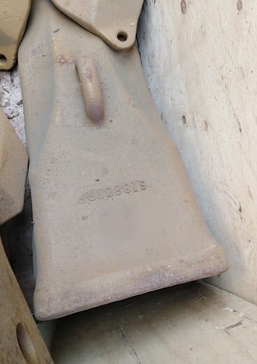 6I8803RP J800 Tooth for Caterpillar 994 994D 994F 994H Mining Shovels | Heavy-Duty Rock Point