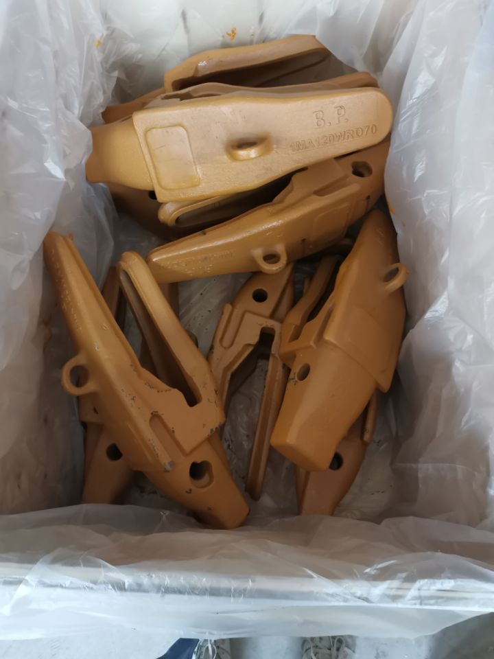 1MA120WRD70 Mining Bucket Tooth Adapter RH