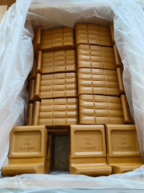 ES6697-2 ES66972 F24 Bucket Weld-on Heel Shroud Corner Protection Heel