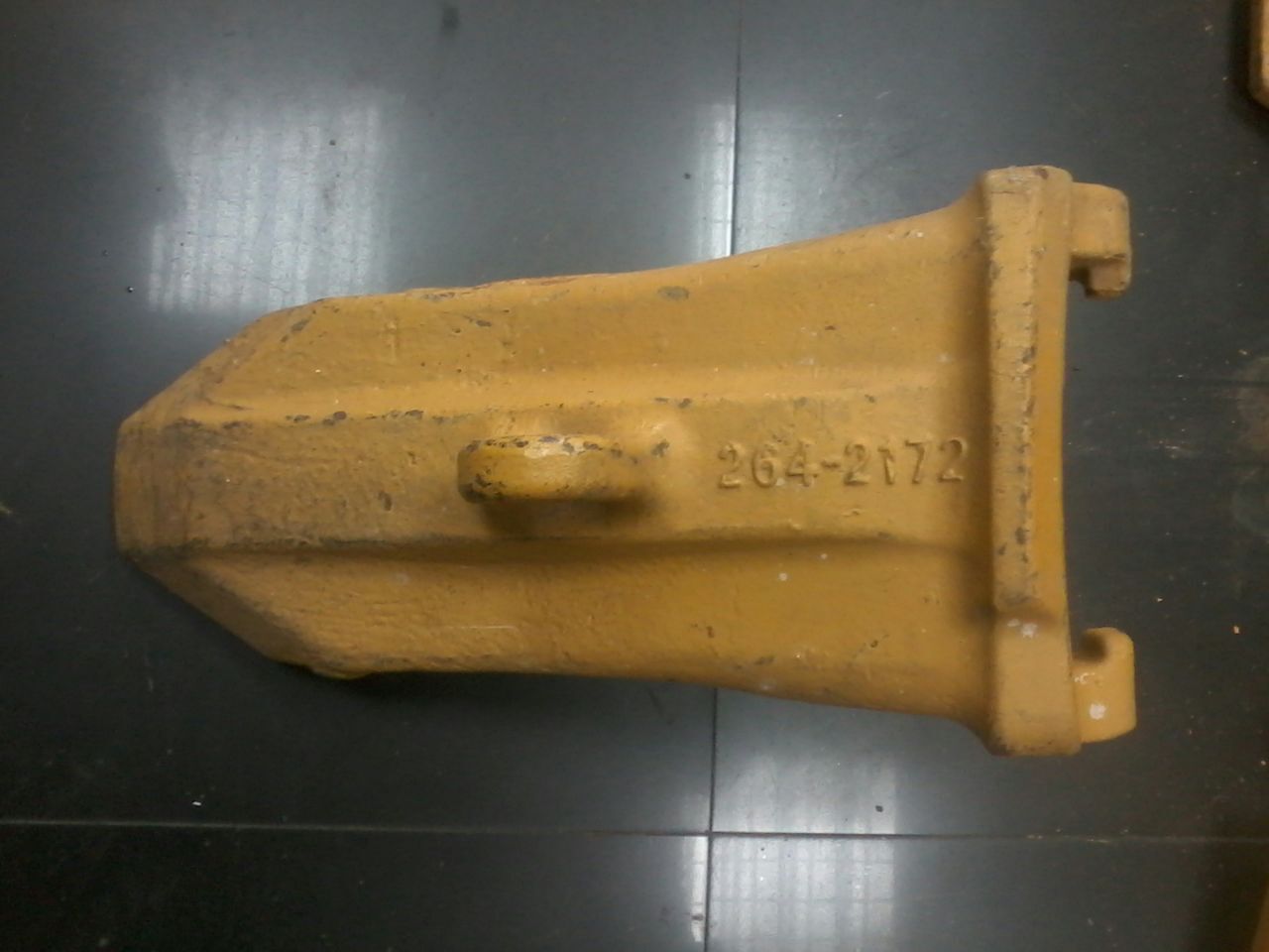 264-2172 2642172 K Family K170 Bucket TIP Heavy Penetration 994F 994H 992K 385C 390D 390D L 374F 385C FS 385C L 374F L 385C 374D L