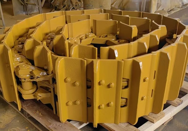 17M-32-02450 Komatsu Track Shoe Assembly Lubricated Track Group Assembly D275AX-5 D275A-5R For mining